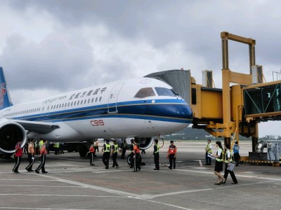 “深圳造”登機橋攜手C919大飛機，共展“國貨之光”風采！