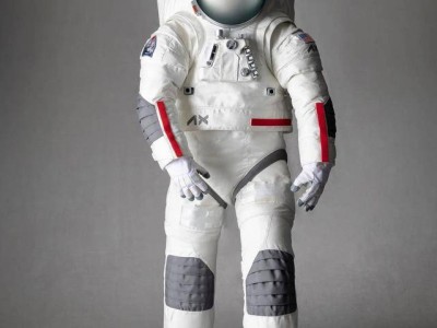 NASA新宇航服亮相，2026年宇航員或穿其登月，有何亮點？