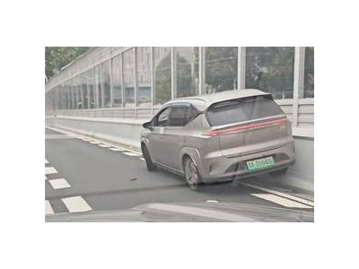 鄂A6PZ19車主英勇攔停失控車，東風(fēng)日產(chǎn)贈探陸致謝！