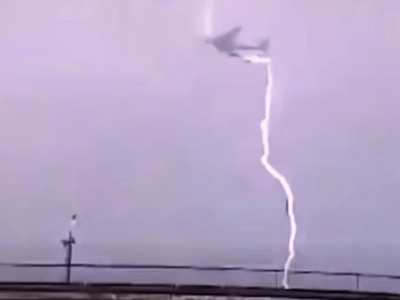 歐洲兩機(jī)同日遭雷擊，乘客親歷“爆炸聲”，飛行員詳解飛機(jī)如何應(yīng)對(duì)？