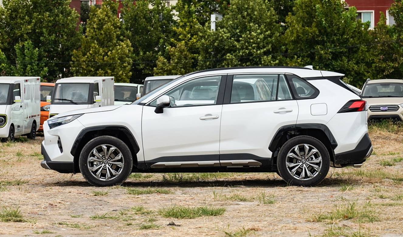 2024款豐田RAV4榮放內(nèi)飾升級