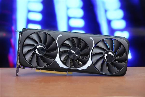 索泰GeForce RTX 4070 SUPER毒液聯(lián)名顯卡細節(jié)