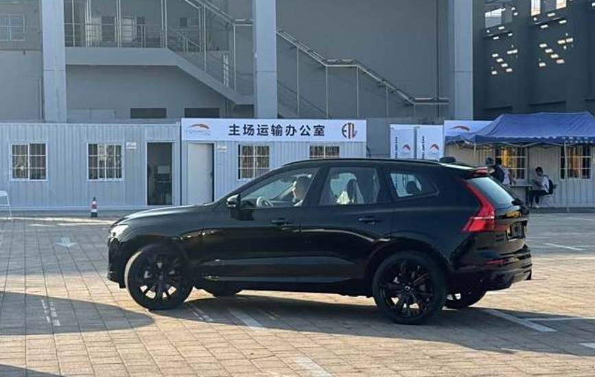 沃爾沃XC60極夜黑版內(nèi)飾設(shè)計(jì)