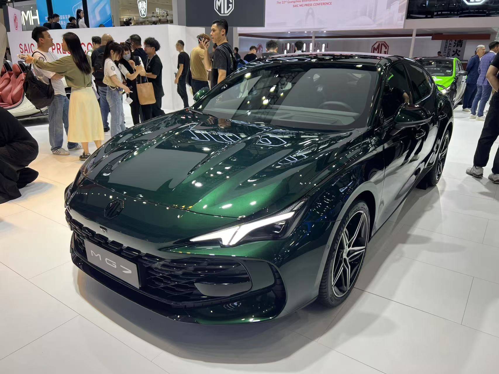 2025款MG7車側(cè)造型