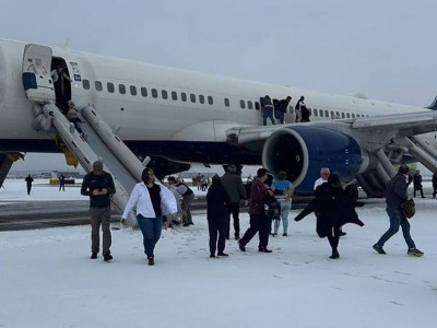 達(dá)美航空波音客機(jī)起飛遇故障，緊急撤離致4人輕傷