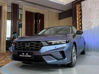 近5米車長新中型轎車來襲，1.5T+CVT，能否撼動帕薩特邁騰地位？