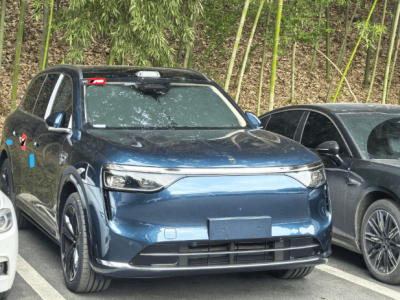 鴻蒙智行2025新車陣容豪華，S800無人充電技術(shù)搶眼，百萬級MPV將亮相？