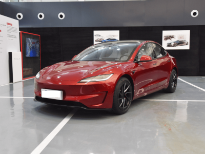 特斯拉Model 3高性能版來襲，3.1秒破百續(xù)航623km，你會(huì)選它還是小米SU7？